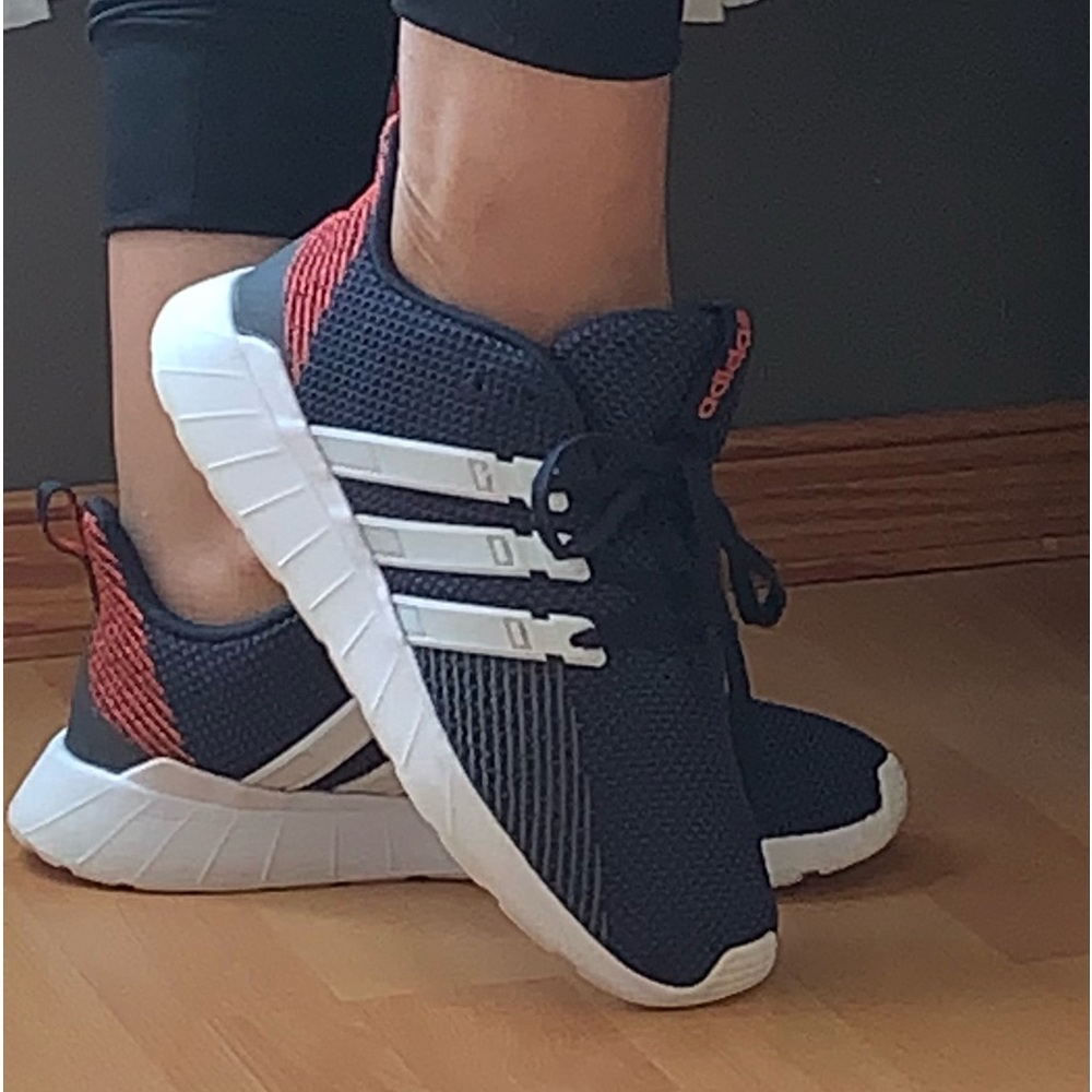 Adidas Questar Flow K - Picture 1 of 16